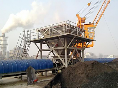 Hopper wear liner