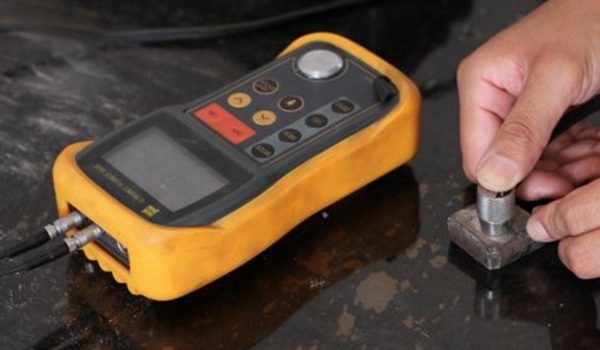 Handheld Ultrasonic Thickness Gauge