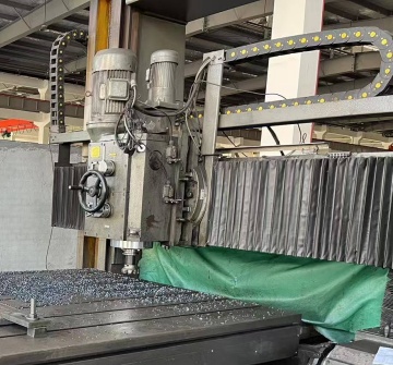 CNC gantry milling machine